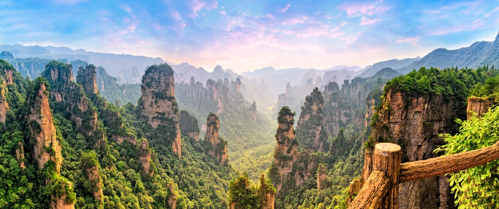 Zhangjiajie,Forest,Park.,Panoramic,View,Above,The,Cliffs,And,Mountains